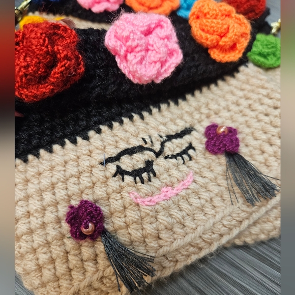 Frida Kahlo Handcrafted Floral Crochet Bag Set - Picture 11 of 16